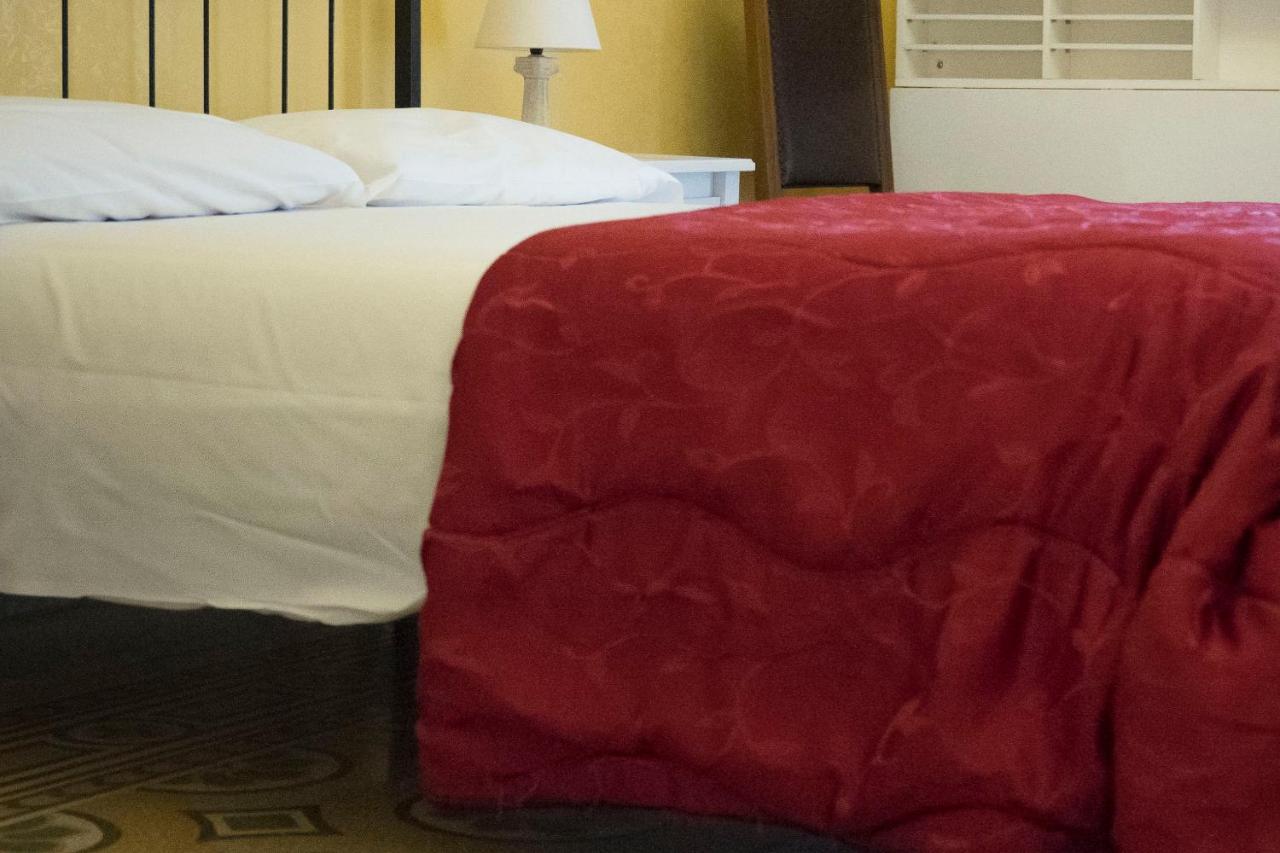 Bed and Breakfast La Breccia A Porta Pia Рим Экстерьер фото