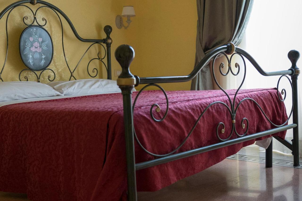 Bed and Breakfast La Breccia A Porta Pia Рим Экстерьер фото