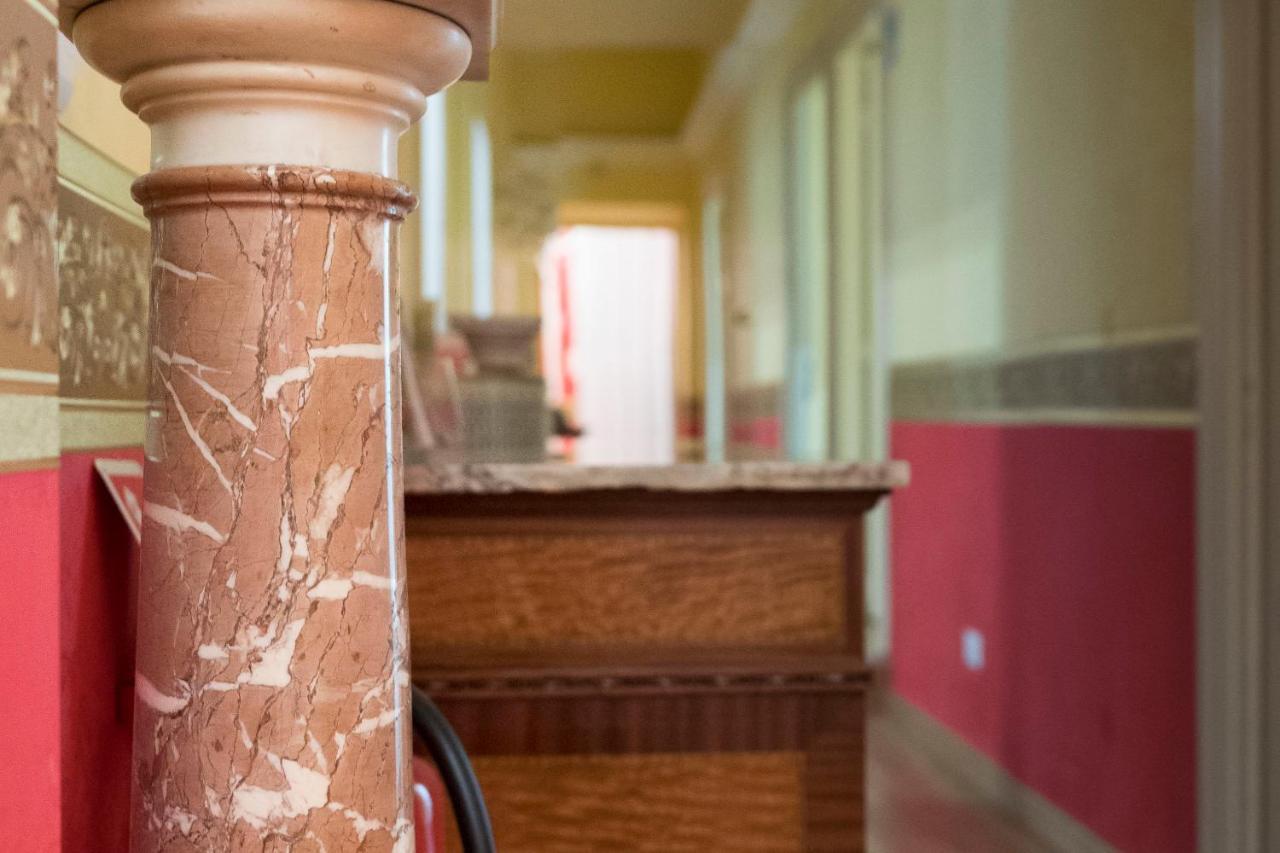Bed and Breakfast La Breccia A Porta Pia Рим Экстерьер фото