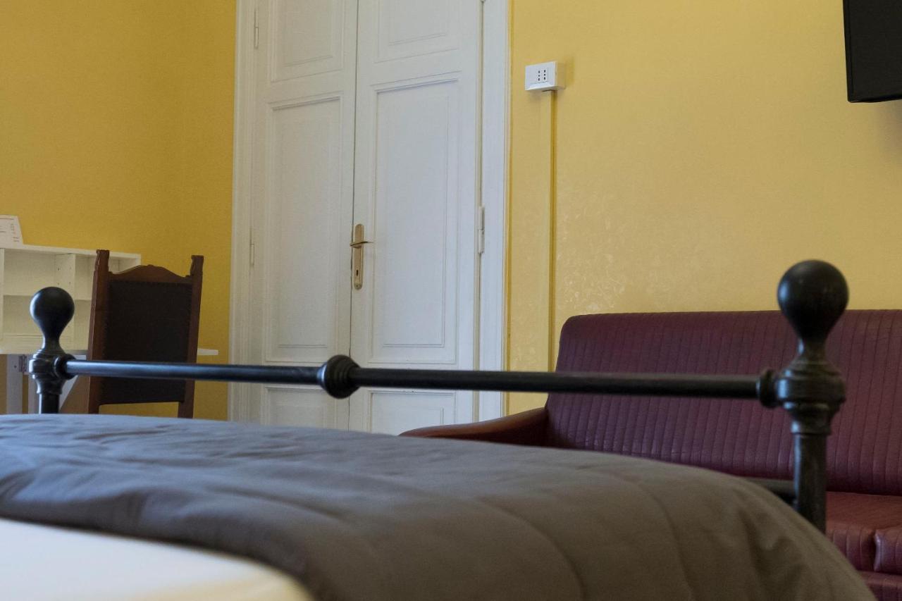 Bed and Breakfast La Breccia A Porta Pia Рим Экстерьер фото
