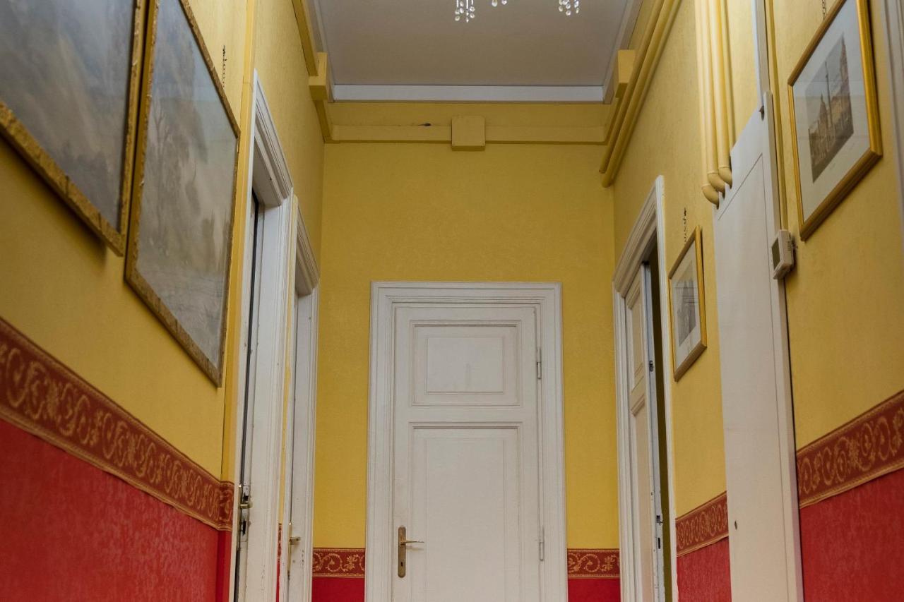 Bed and Breakfast La Breccia A Porta Pia Рим Экстерьер фото