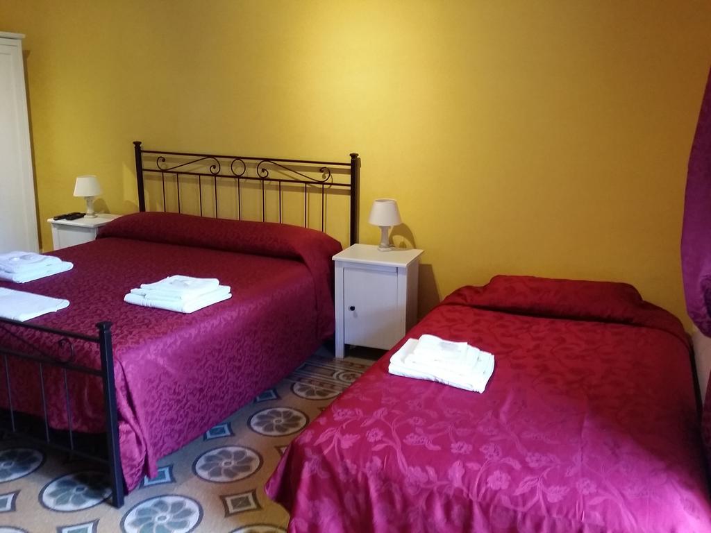 Bed and Breakfast La Breccia A Porta Pia Рим Экстерьер фото